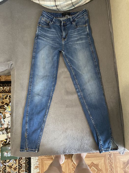 Джинсы Reserved 38