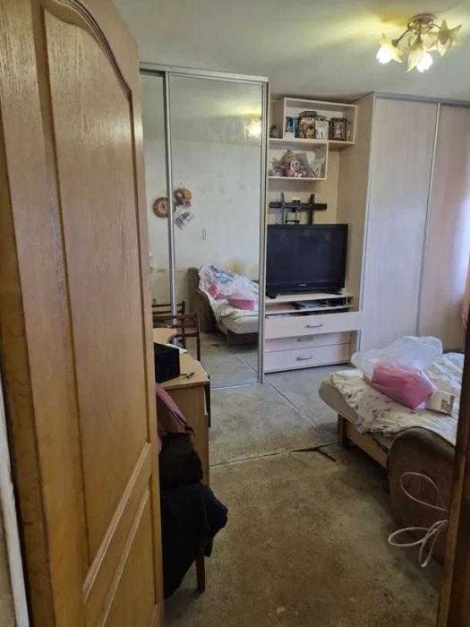 Продам 1 к кв метро Масельського