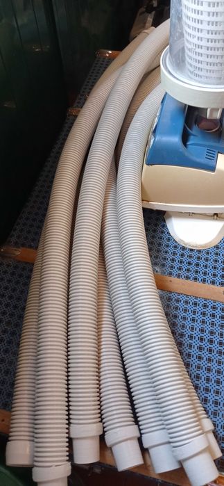 Aspirador Limpa Fundos de Piscina