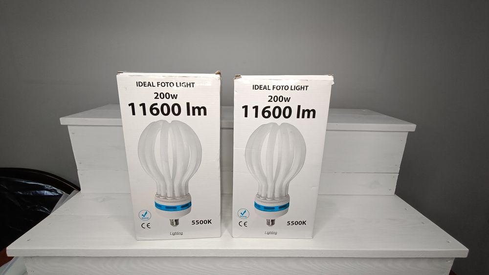 Żarówki fotograficzne. 200 W. 11600 lumenów