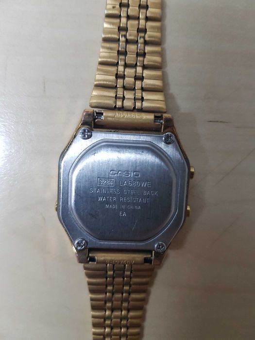 Zegarek nareczny Casio LA680WE ILLUMINATOR 3284 maly damski meski unisex modul 3284 zgrabny podswietlenie kolor zloty