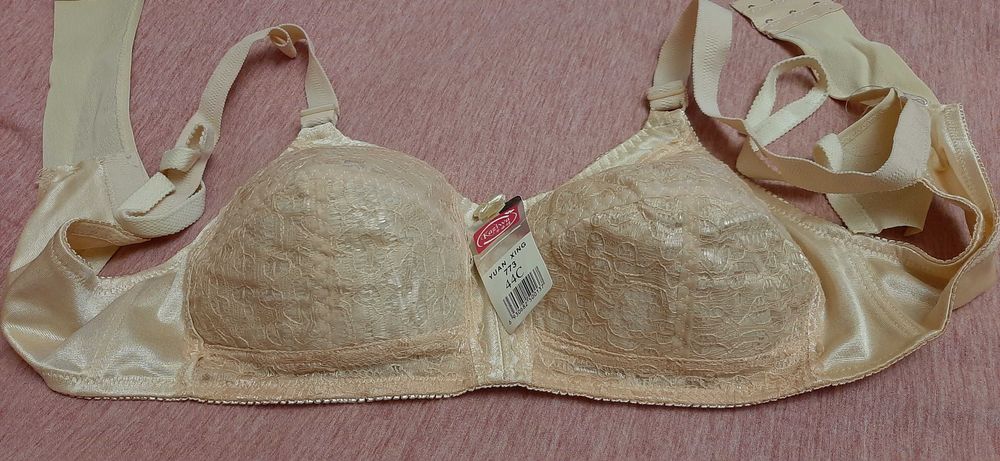 Новый женский бюстгальтер