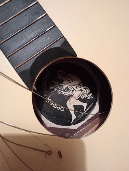 Акустична гітара Орфей пловдів