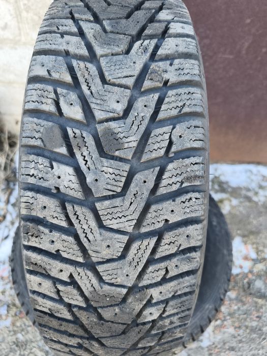 Продам зимнюю резину шину 175 65 r14 Hankook Winter