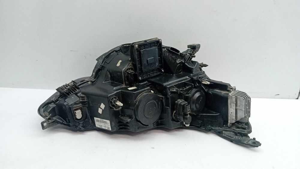 Ótica / farol esquerda RENAULT Megane IV (B9A/M_)