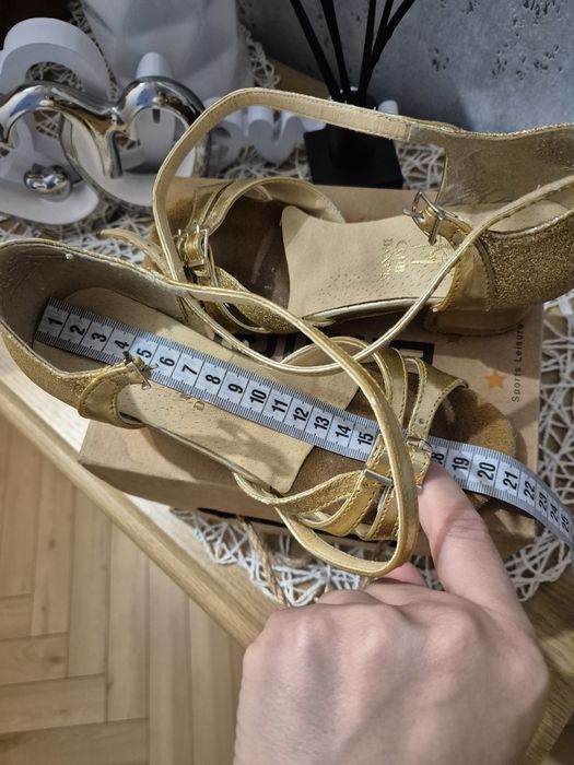 Босоніжки для бальних танців