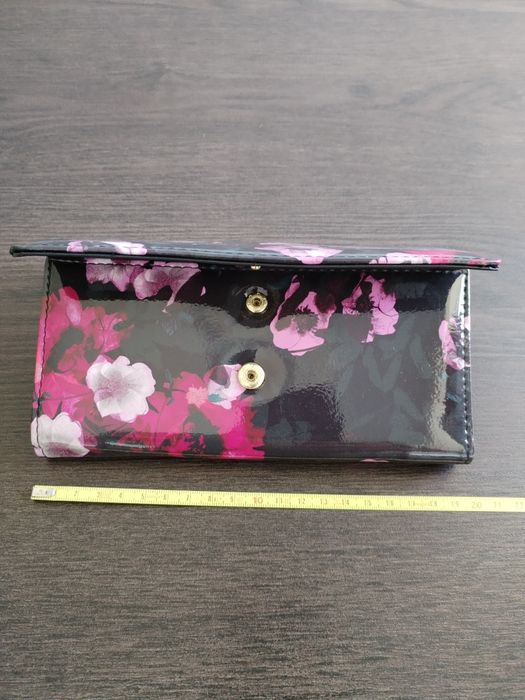 Carteira de senhora "Dressbarn"