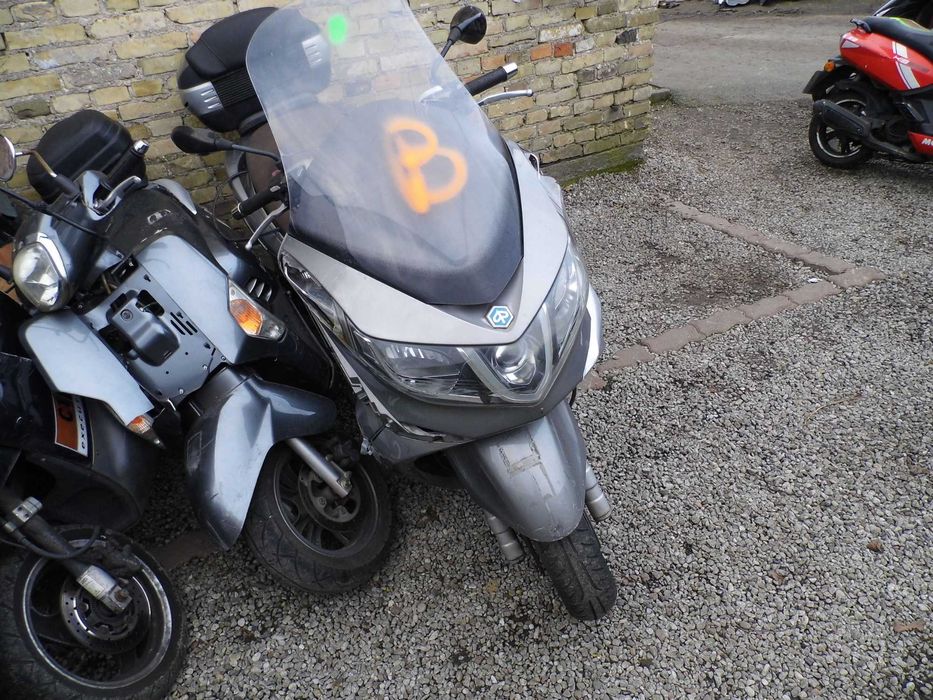 PIAGGIO X10 125 czesci silnik lampa licznik stelaż kufer sztyca liczni