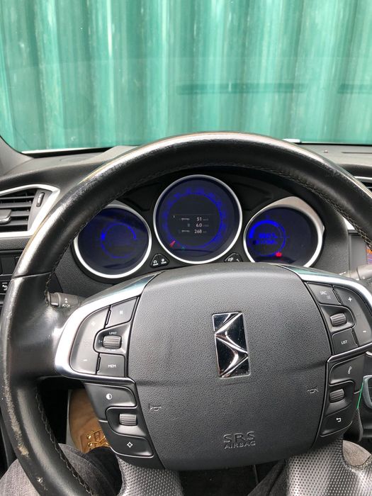 Citroen DS4 1.6Hdi cheio de estilo!