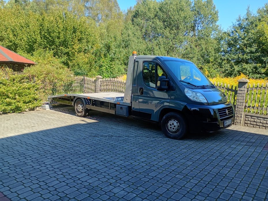 Auto pomoc holowanie autolaweta