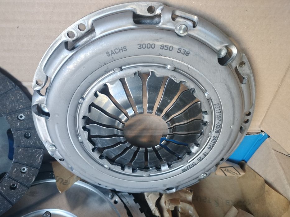 Kit de Embraiagem com volante bimassa para motores Renault 1.5 DCI - Novo