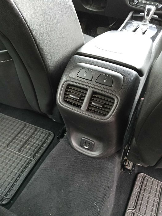 Fotele skóry Opel Insignia B kombi grzany przód i tył