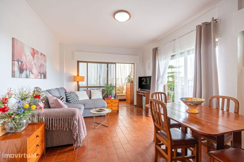 Apartamento T1 com varandas e vista mar no Parque das Amendoeiras — Vi