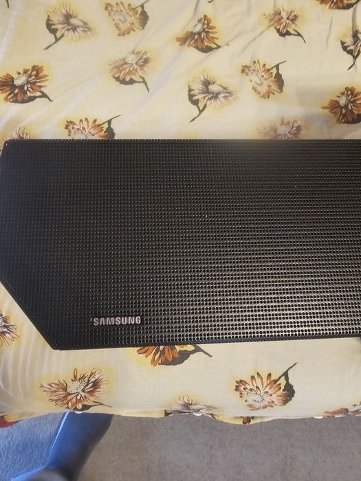 Soundbar samsung  Q64B uszkodzony