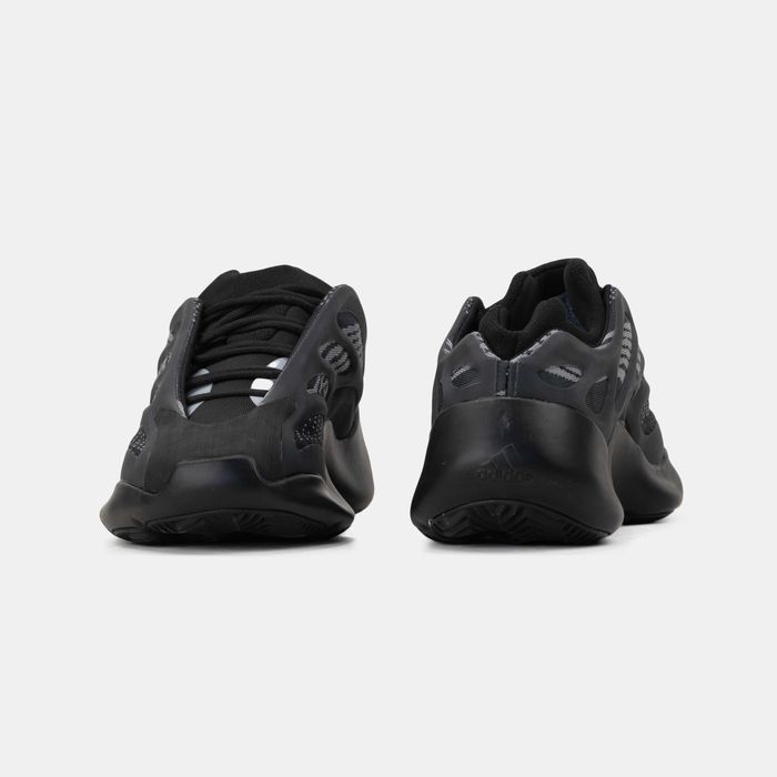 Чоловічі кросівки Adidas Yeezy Boost 700 v3 "Black Alvah" 40-45