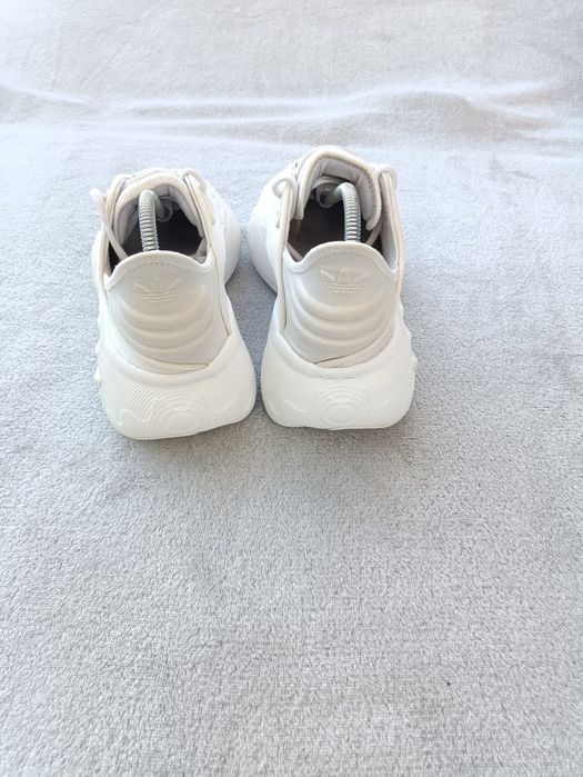 Женские кроссовки беговые Adidas р37