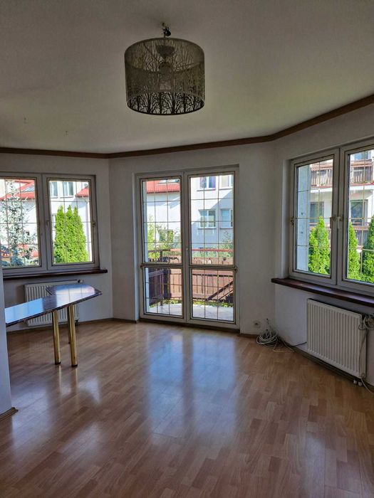 Przestrzenne, słoneczne mieszkanie, przy lesie, dwa balkony, kameralny blok 62,5m, pierwsze piętro