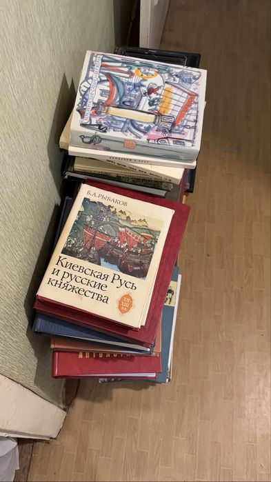 Купуємо книги і макулатуру