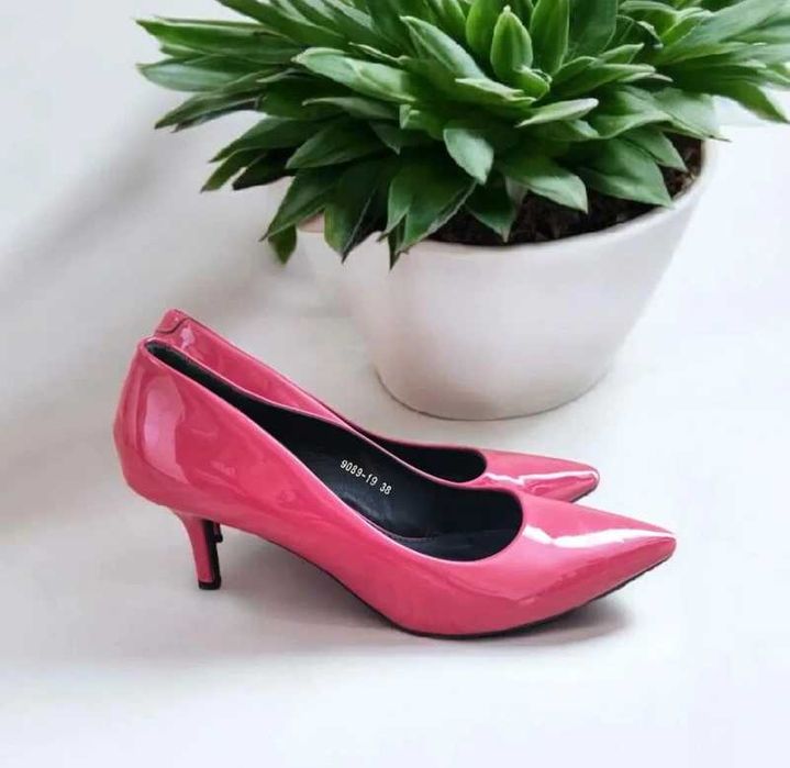 Czerwone czółenka na obcasie kaczuszka Vices rozm 38