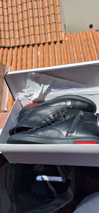 Botas em pele - pretas