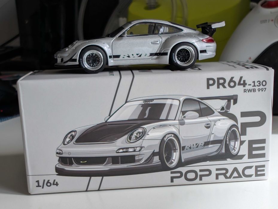 Pop Race 1:64 Porsche RWB 997 silver