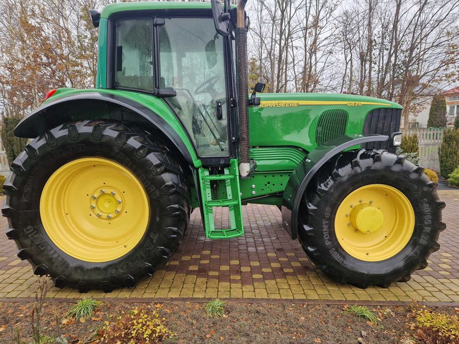 Ciągnik John Deere  6820