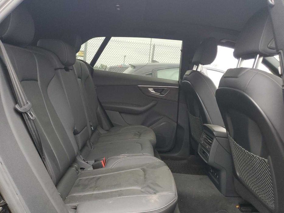 2021 AUDI Q8 Prestige Пневмопідвіска, Максимальна комплектація