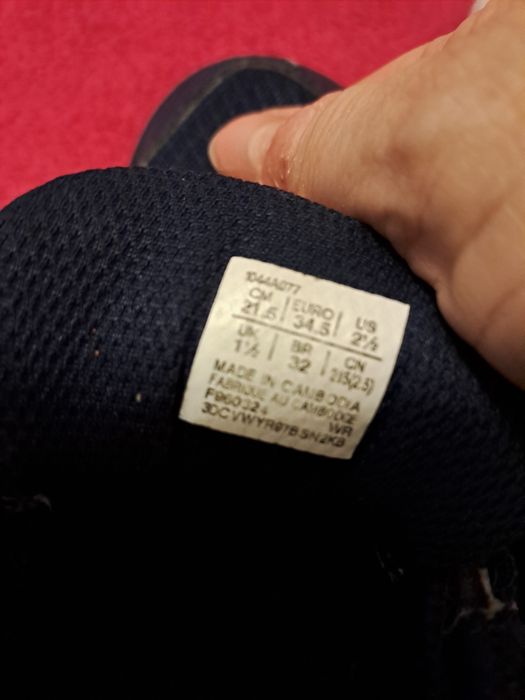 Adidasy chłopięce Asics.