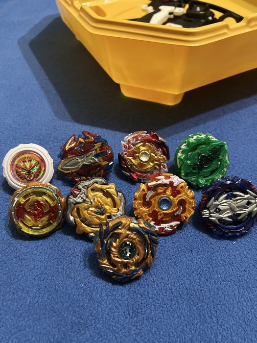 Арена з 9 бейблейдами Beyblade gyro battle