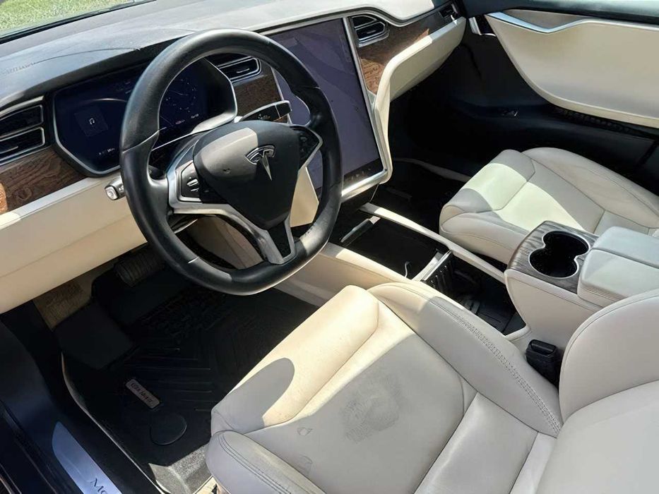 Tesla Model S 100D      2018