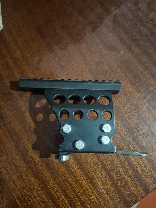 Бічний кронштейн Picatinny для АК