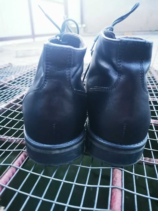 Продам оригинальные ботинки Bata