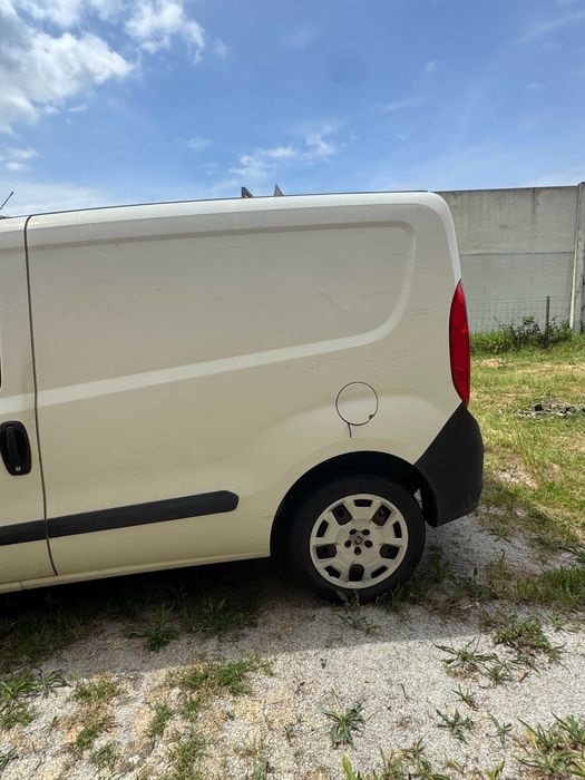 Fiat doblo 1.6 multijet 120 cv  3 lugares
