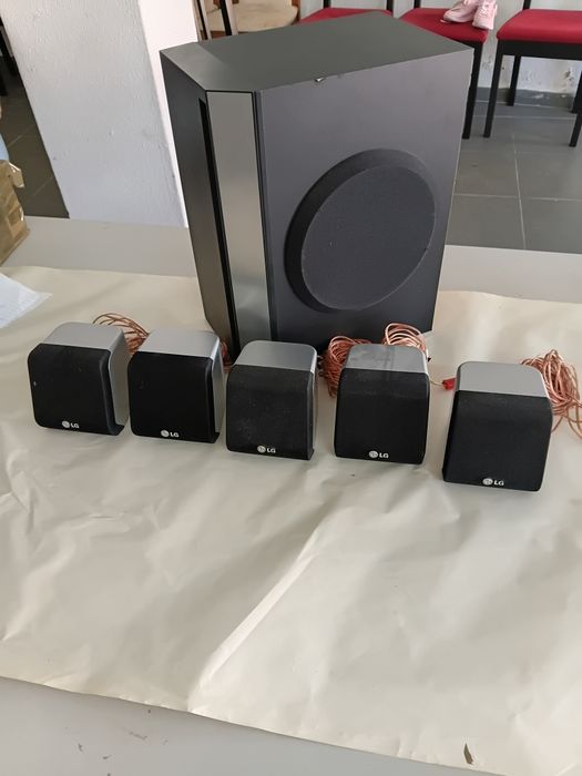1 leitor e amplificador de DVD Sony 1 Subwoofer e 5 colunas LG