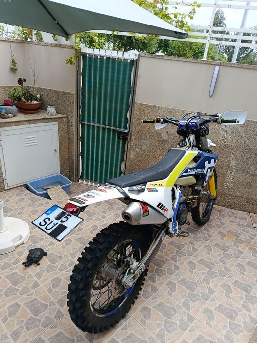 Husqvarna FE 250 2017 matriculada.
