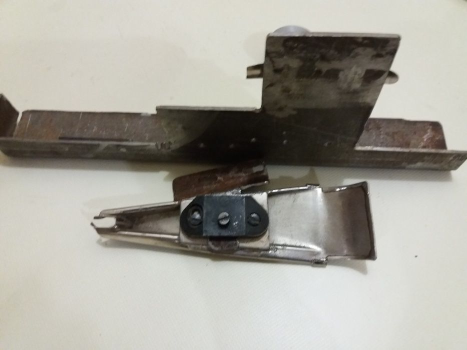 Окантователь к швейным машинкам и подошва на плоскошовку распошивалку.