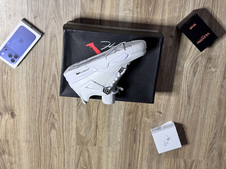Jordan 4 silver metalic pure money