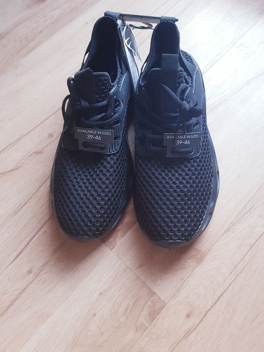 Nowe sportowe buty męskie z siatki marki Sinsay rozmiar 46