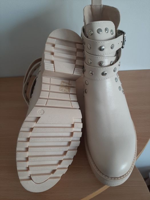 Nowe beżowe botki workery trapery 39