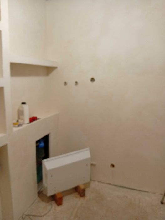 Продам пол дома с удобствами