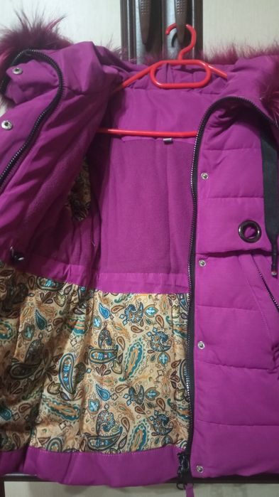 Зимова куртка на дівчинку