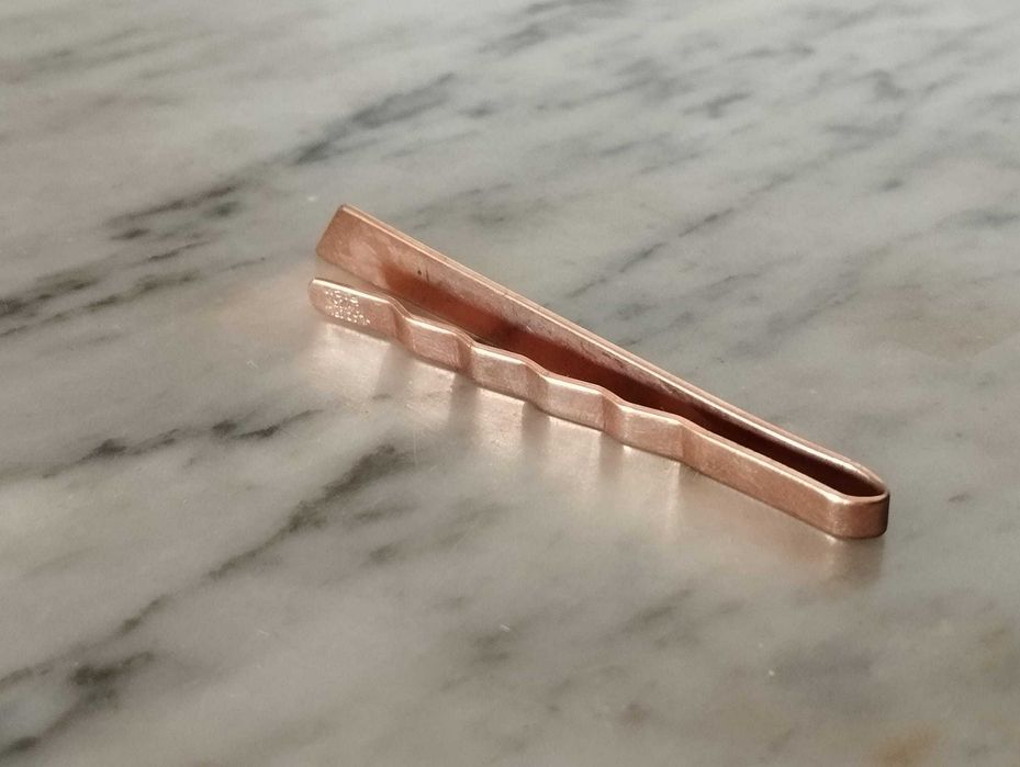 Clipe / Mola Gravata Plaqueada a Ouro