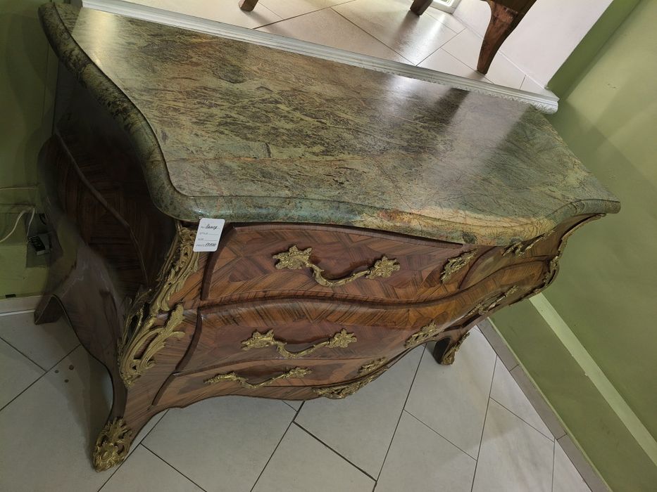 Продам комоди, годинник та дзеркала