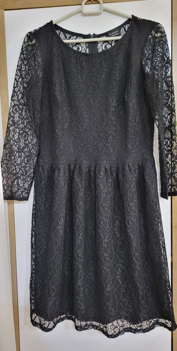 Sukienka koronkowa czarna Reserved XS