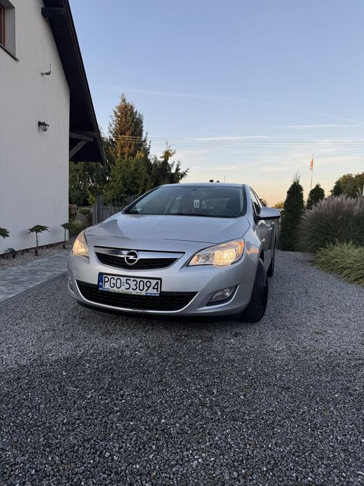 Opel astra J 2011