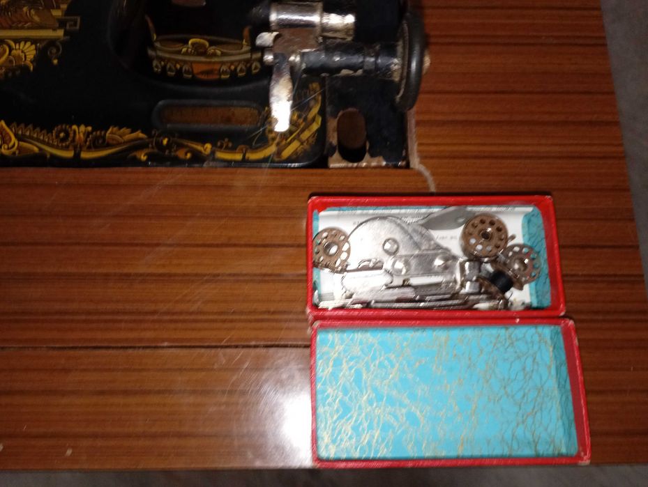 Máquinas costura Singer e Naumann