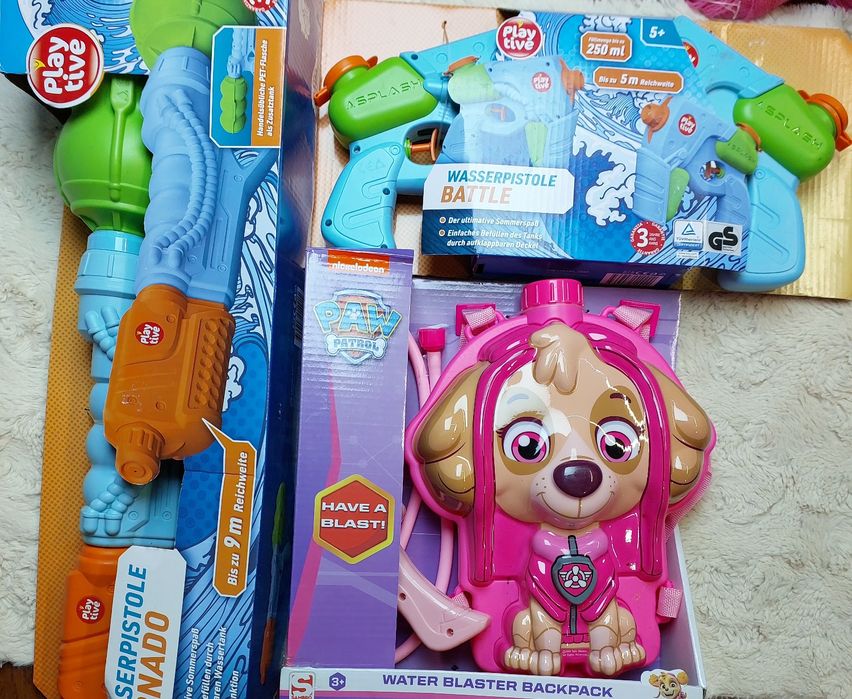 Дитячі водяні пістолети
