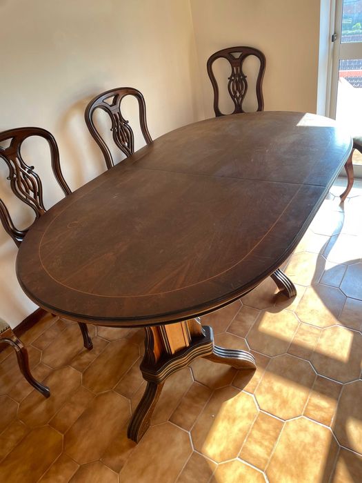 Mesa de Jantar Extensível em Madeira Maciça