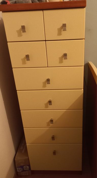 Quarto estúdio (cama, estante e camiseiro)