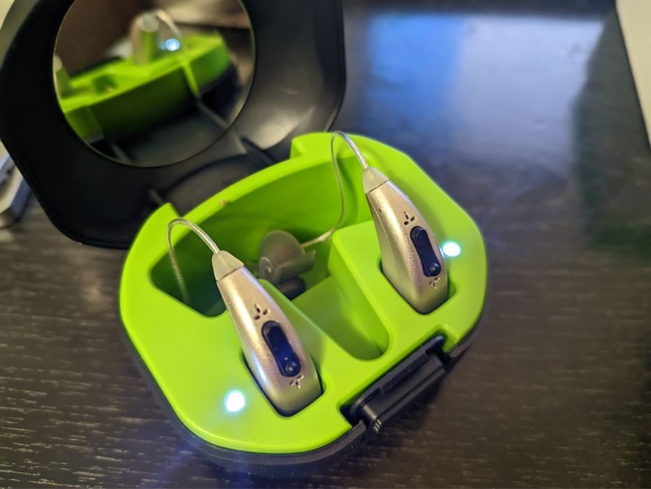 Слуховой аппарат с приложением и автонастройкой